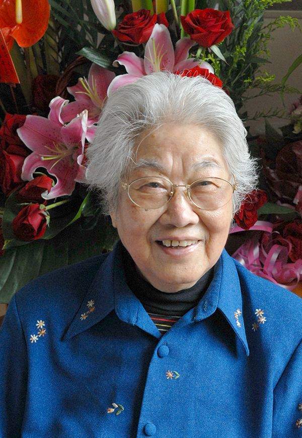 张瑞芳画传39张老照片从幼年到94岁不同阶段的风采见证美丽人生