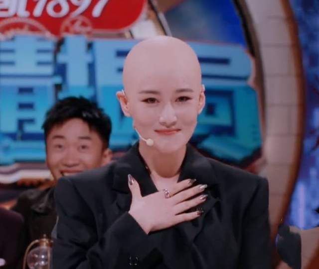 剃了头更惊艳,戴头套反而拉低颜值,女明星光头造型差异大