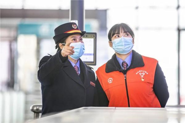 西从没参与过春运工作最后一个春运这年也是她职业生涯中是大邑站的一