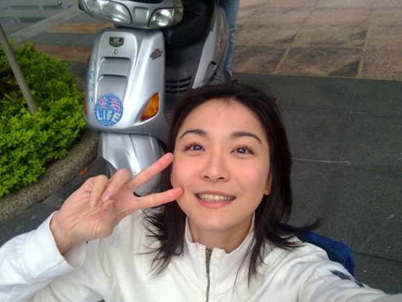 江祖平已经41岁了,至今也没有结婚,许多粉丝表示心疼她,去年她在微博