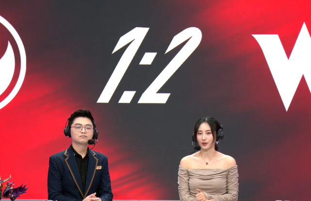 如今we终于结束连败,退役多年的草莓自然无缘登场.