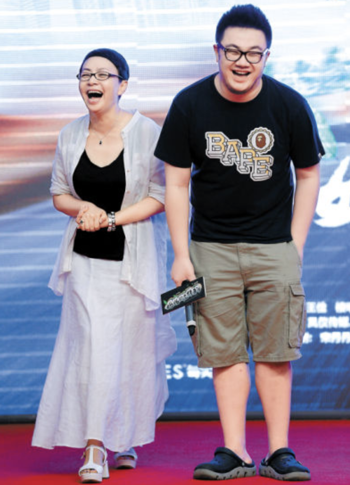 北京美女王博谷嫁小7岁巴图成为宋丹丹媳妇如今幸福美满