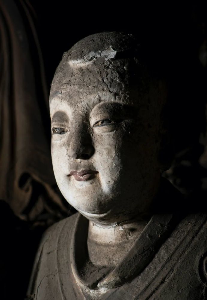 独冠天下山西高平铁佛寺造像神来之笔