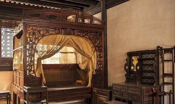 唐朝一男子因为欣赏山川风光夜宿寺庙却差点丢了命这是为何