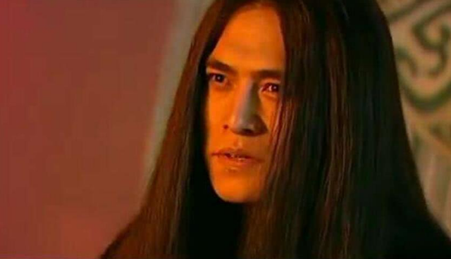 扮演"无天佛祖"的老戏骨黑子,今51岁回乡种地,种蚕豆笑意盈盈