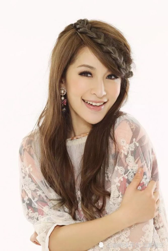 歌手萧亚轩时尚经典照片合集