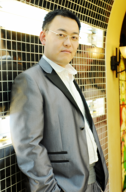 61吴镝 (中国棋院)六段辽宁棋手,2007年世界连珠锦标赛冠军;2007年