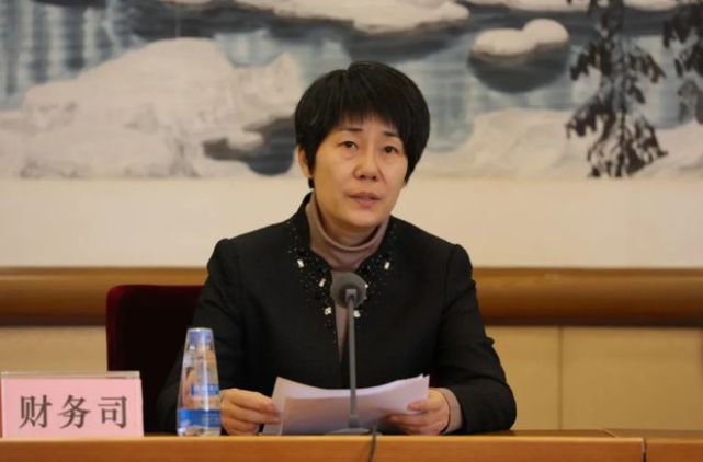 在商务部工作期间,郭婷婷曾多次公开回应热点话题.