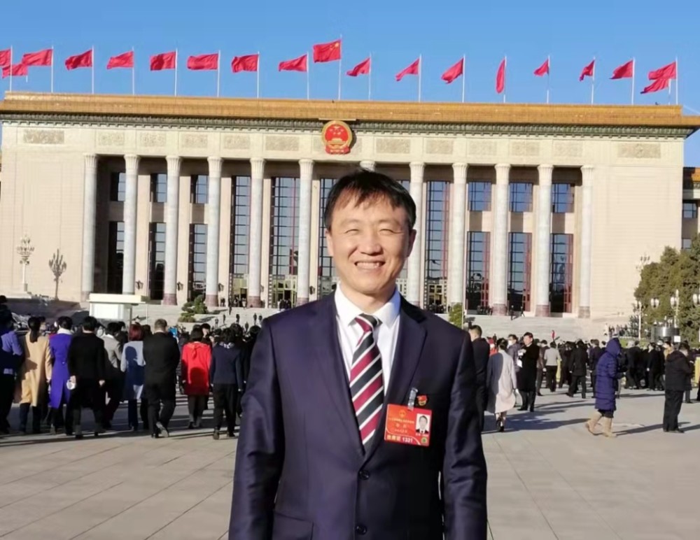 全国两会青岛声音全国人大代表郭锐支持国企办职教生产线上培育大国