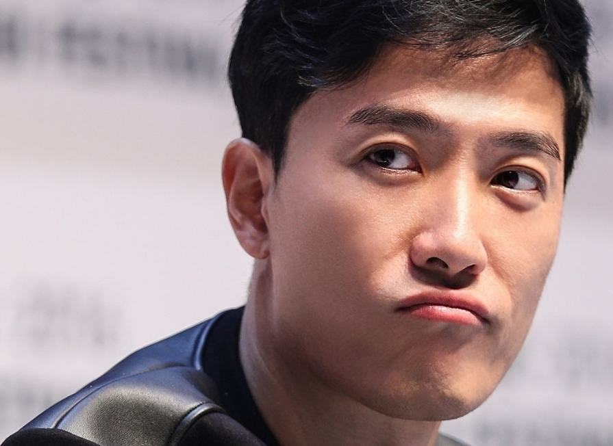 好笑刘翔晒出帅气照片求夸奖网友关注角度清奇调侃要秃了