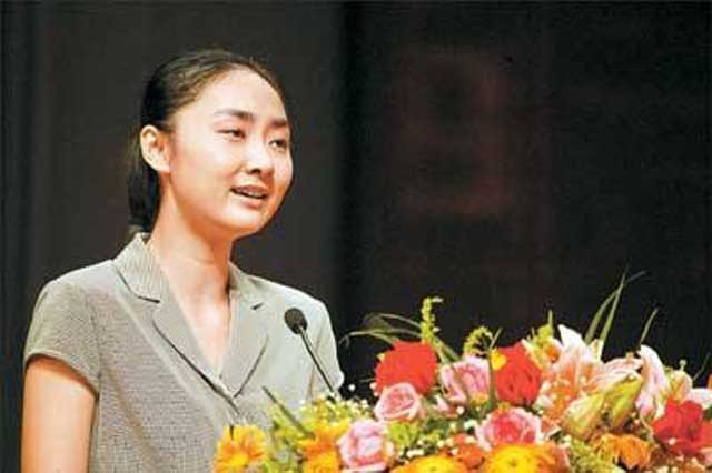 丛飞和妻子行善11年死后留两孤女被好人资助别让爱心停止扩散