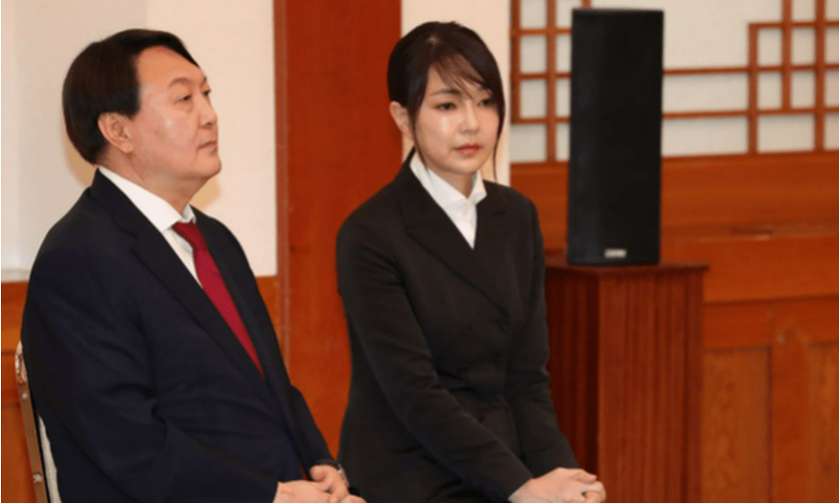 烏克蘭前美女檢察官現身前線發放物資，遭烏克蘭反俄勢力追捕想直播賣貨怎么起步