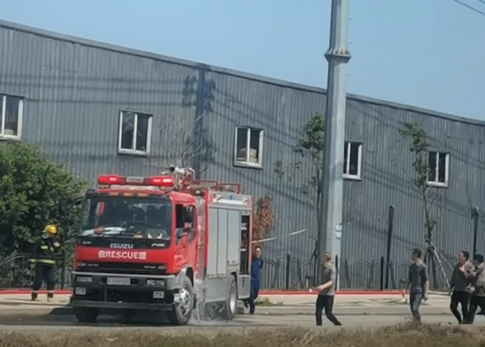 浙江一化纤厂发生火灾，目击者：还伴有爆炸声ssh手机版下载