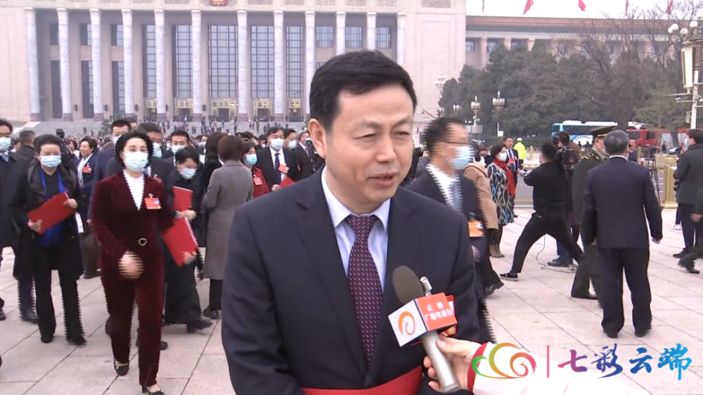 杨杰:"特别结合5g,结合算力网络,结合智慧中台,能够为我们云南经济