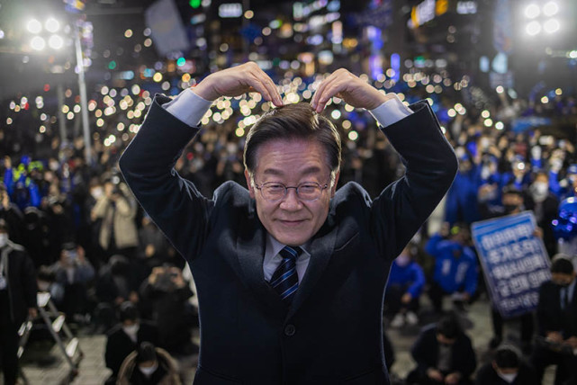韩国当选总统李昕岳图片