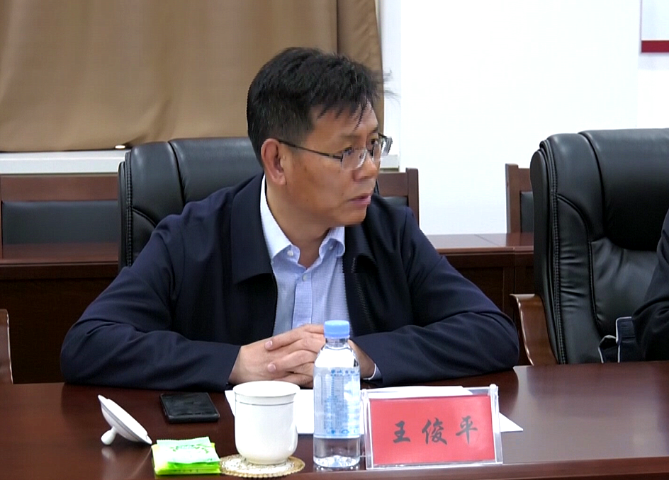 县委常委,政府常务副县长王铁钢在签约仪式上表示,我县作为赤峰市唯一