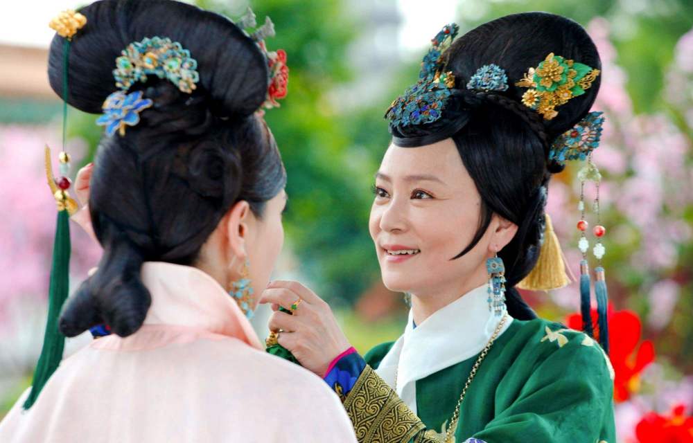 雍正对胤祥的赏赐考虑非常周全,由于胤祥母亲敏妃出身低微,直到去世才