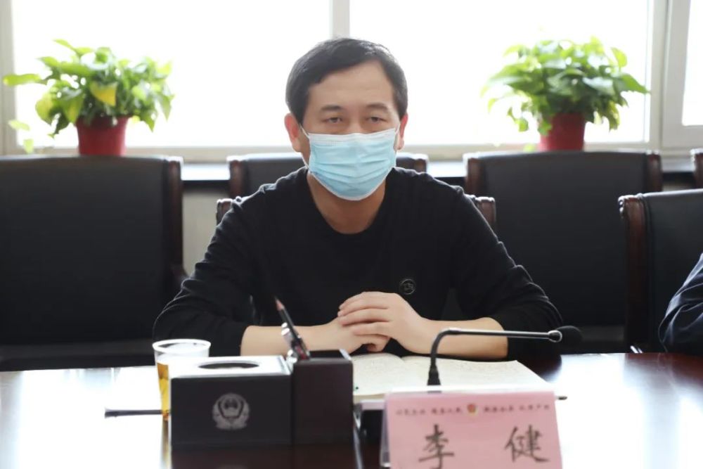 会上,杜志龙通报了会议筹备及上年度民主生活会发现问题整改落实情况