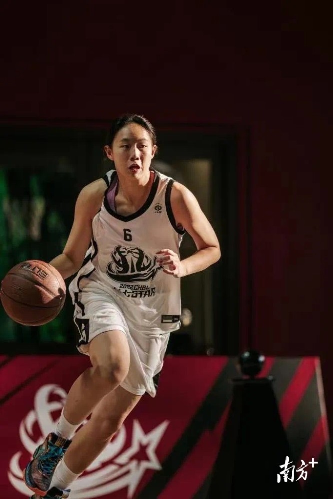 颯深圳女生李嘉琳當選高中籃球聯賽全明星賽mvp