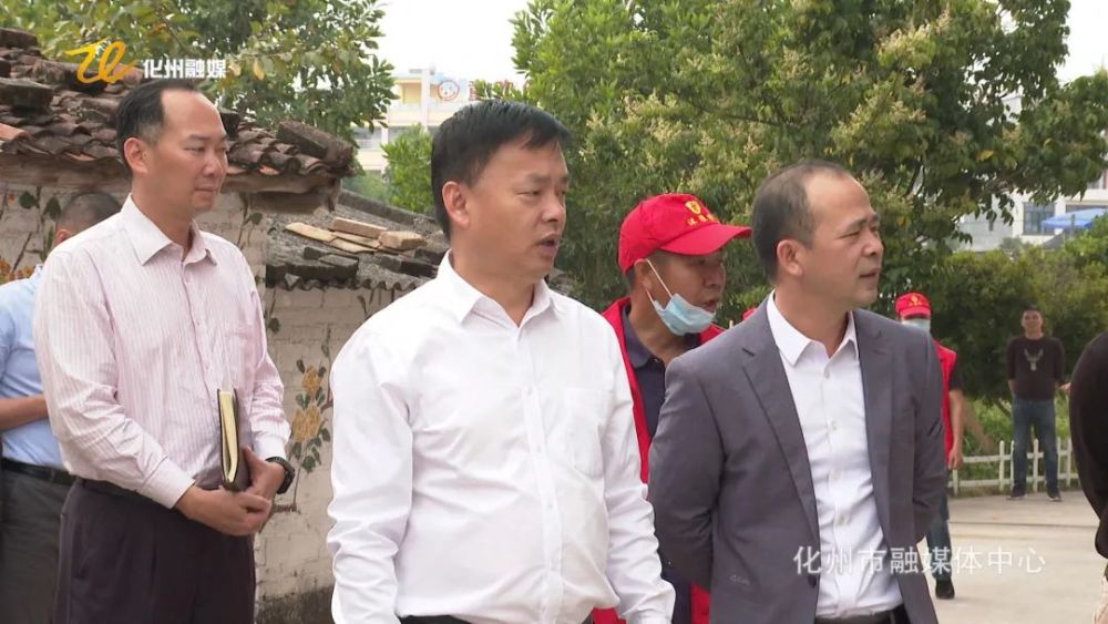 邓向明强调要敢于较真碰硬全力推进农村人居环境整治工作