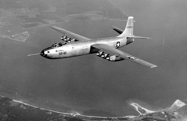 美国马丁xb-48喷气式轰炸机,两个时代交汇的产物