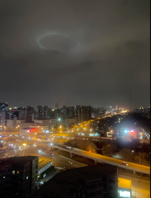 北京夜空中的神秘光圈是什么？真相来了！乘风语文网课怎么样