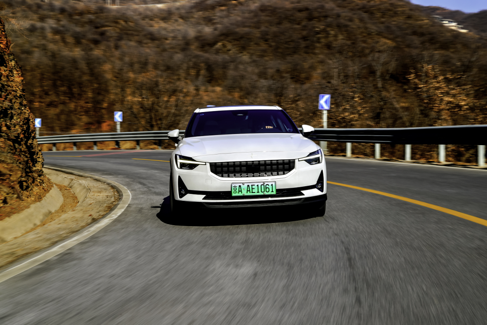 在25-30万的纯电轿车市场中,很多将小鹏p7,比亚迪汉,特斯拉model 3都