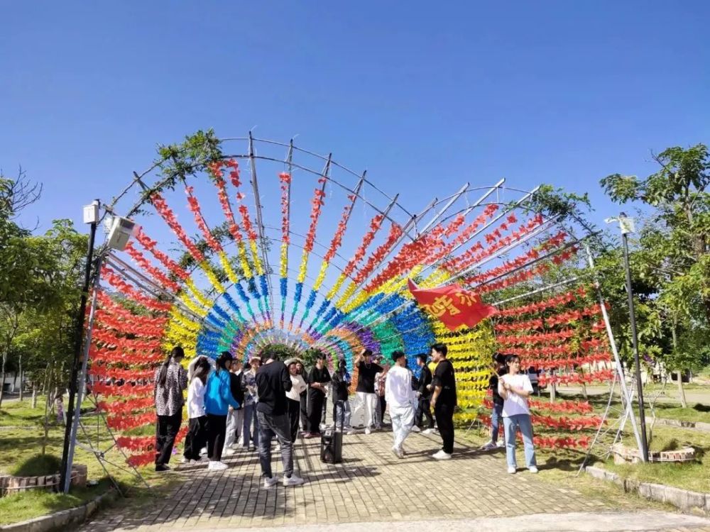 价格:98元出发城市:柳州行程包含:往返用车,导游服务,大景区温馨提示