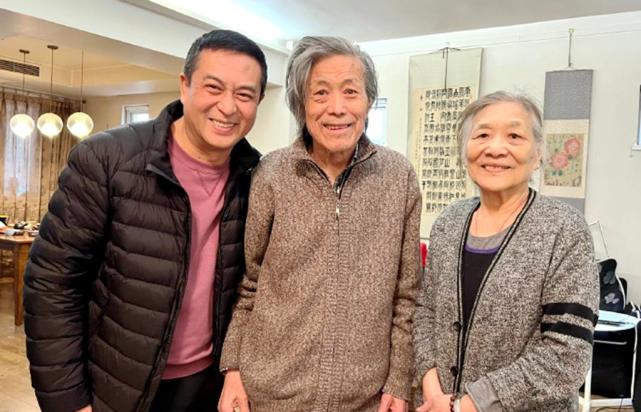 张嘉译知恩图报看望老师马精武李苒苒在老师家里如同回到从前