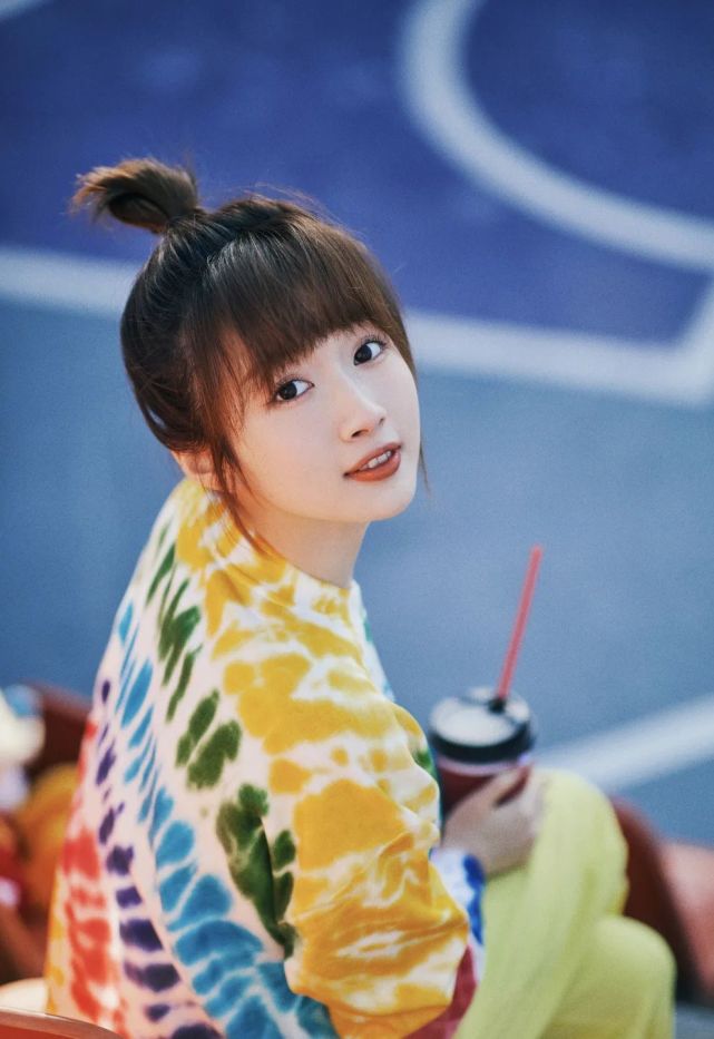 小仙女李浩菲阳光微风和睁不开的眼