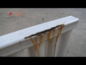暖气片突然爆裂一家人洗了热水澡视频