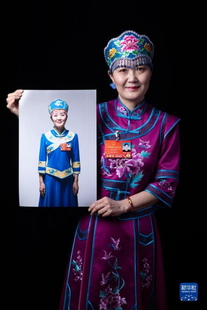 全国人大代表郭晓红(锡伯族,3月11日摄).