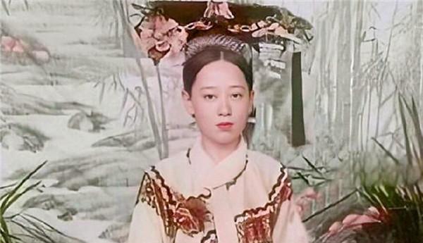 清朝第一美人究竟有多美 黑白照都难掩其姿色 却被慈禧操控一生 腾讯新闻