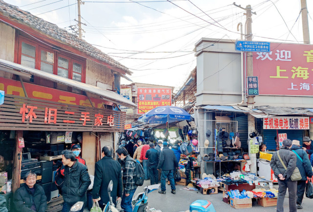 曾是上海最大的旧货市场,如今已进入谢幕倒计时