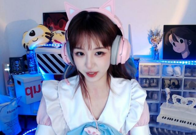 的谈资,比如cncs牌面的天禄战队解说团,比如某牙的csboy,ququ纷纷现身