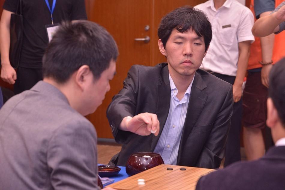 柯申十番棋申真谞必赢恰恰相反柯洁是胜负师申真谞不是