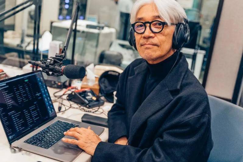 如我们熟知的患食道癌的作词作曲家桑田佳祐,患乳腺癌的歌手生稻晃子