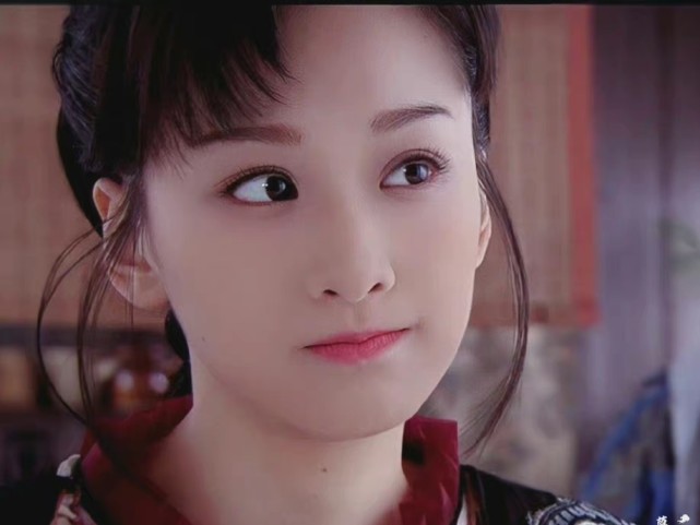 在《七种武器之孔雀翎》中穆婷婷饰演的女主刘星意外的是个反派.