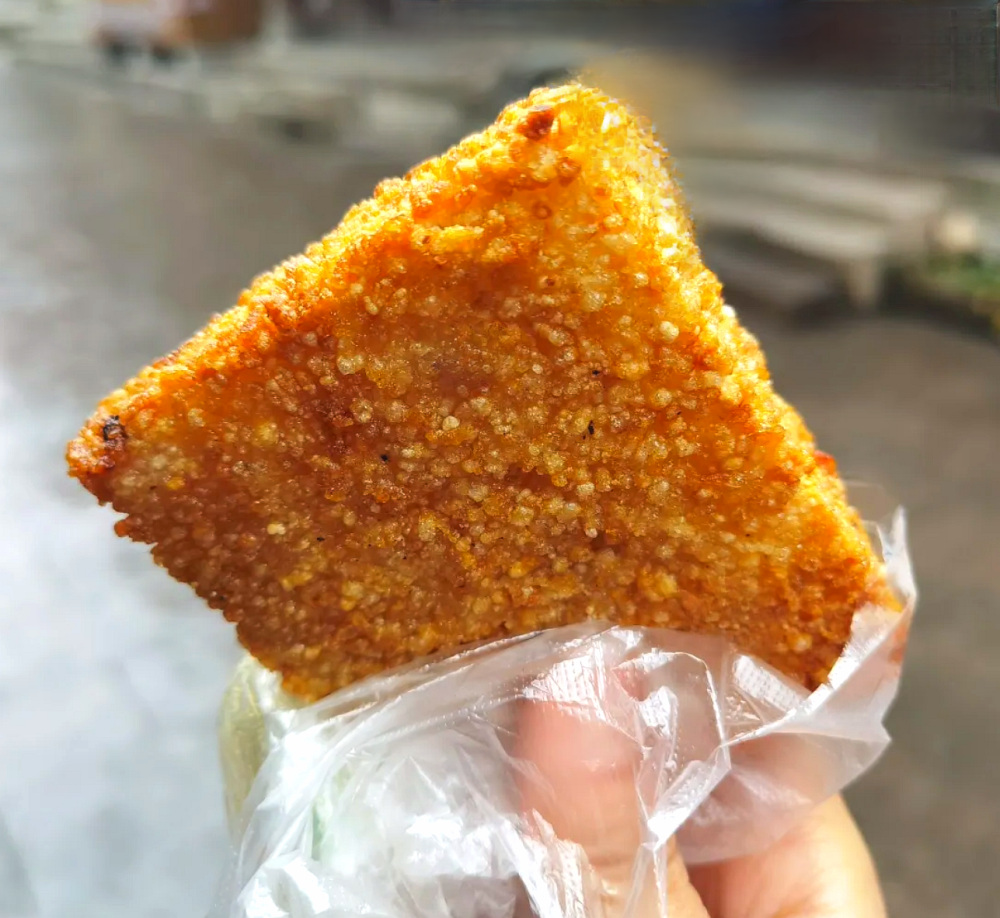 成都古镇的童年味道传统小吃方油糕25元一个香甜酥脆