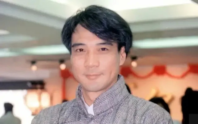 徐少强自作自受:抛妻弃子娶小30岁娇妻,67岁恋上23岁网红反被骗