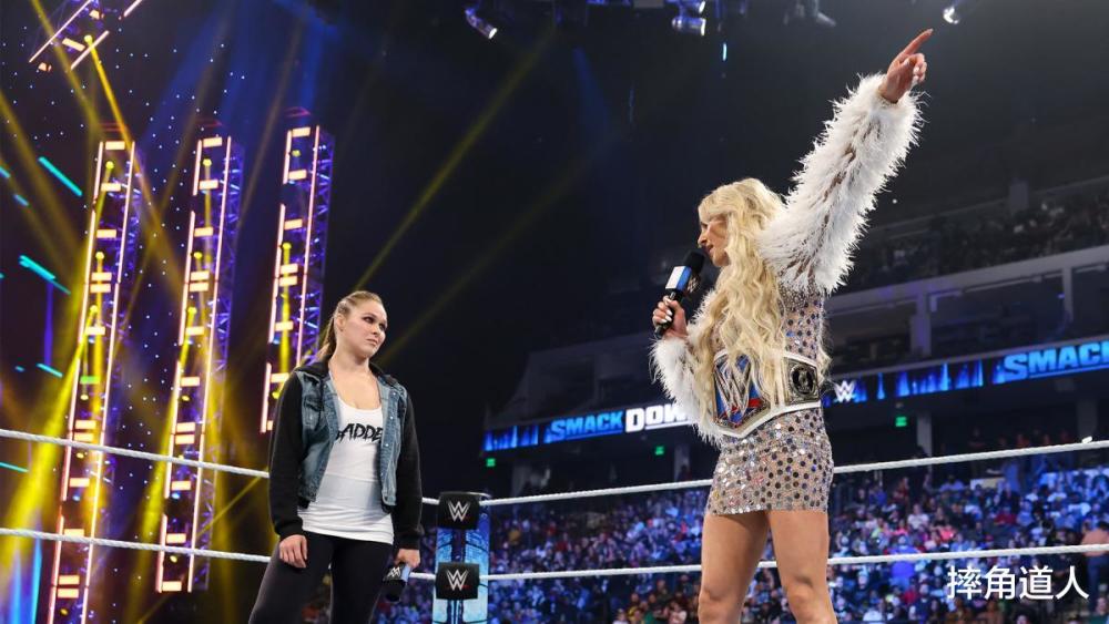 大布当众扔弃wwe冠军腰带,隆达罗西又和夏洛特在后台打起来了!