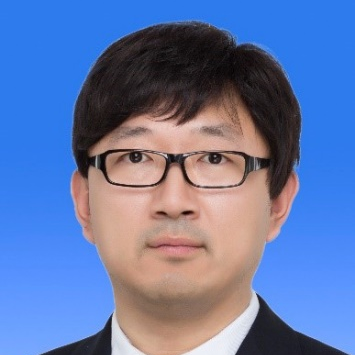 医生简介李程,厦门大学眼科研究所教授,博士生导师,厦门大学附属厦门