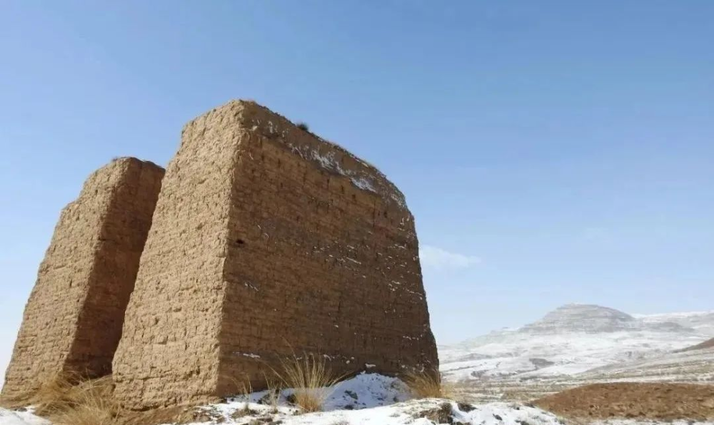 大同助马堡与马市楼被长城穿越