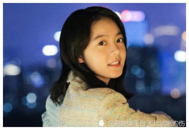 学霸小花高考中戏第一背靠王京花凭借演技火出圈