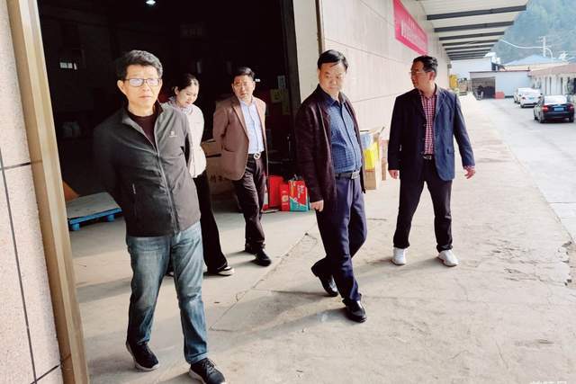 安康市文化产业协会会长孙世福考察调研镇安县百利得超市_腾讯新闻