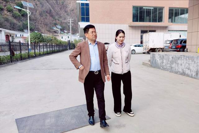 安康市文化产业协会会长孙世福考察调研镇安县百利得超市_腾讯新闻