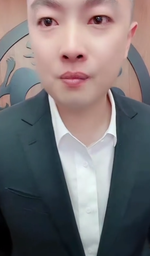 马洪涛开播含泪怀念丈母娘!方丈表态:未来一切求稳不当出头鸟!