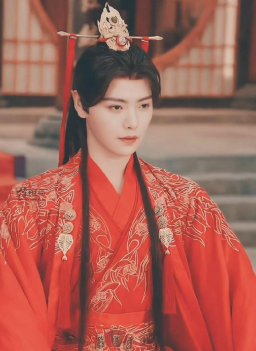 很多人不知道的是,肖宇梁曾在《盗墓笔记》中饰演过"小哥"一角.