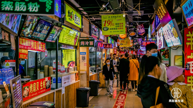 饞蟲吃貨看過來我在石家莊夜市坐著馬紮吃牛排