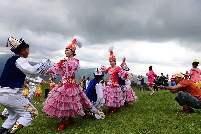 非遗之美塔塔尔族的春节撒班节